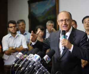 O MP e a Defensoria Pública entraram com uma ação para barrar o plano de Geraldo Alckmin